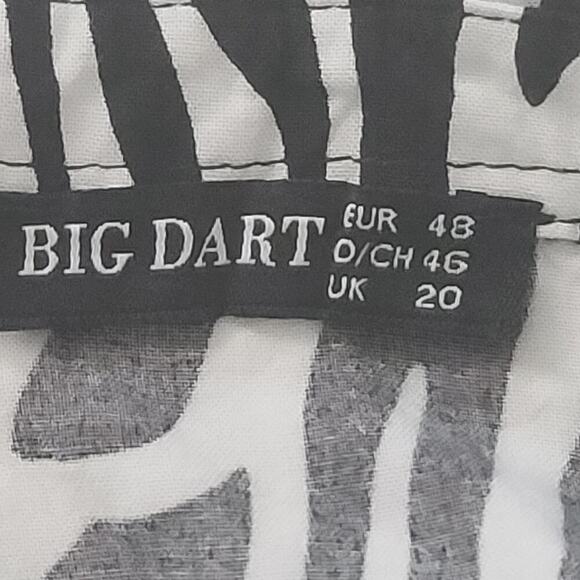 Big Dart Mob wife button up women's blouse zebra print Size XL Career office - Picture 7 of 7